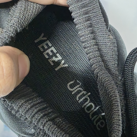 Adidas Yeezy Boost 450 Shoes Kanye West Luxury Black Sneakers Size 9 1/2 - Picture 5 of 12